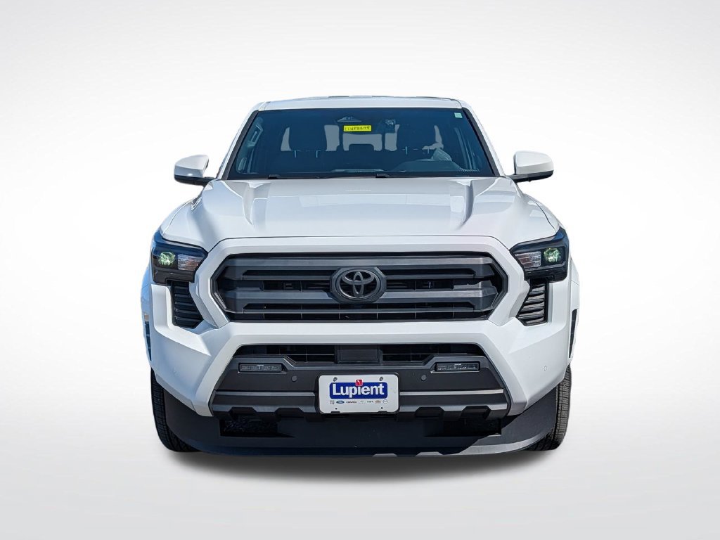 Used 2024 Toyota Tacoma SR5 AWD/4WD image 12