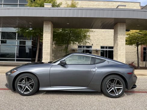 Used 2024 Nissan Z Sport w/ Floor Mat Package RWD image 2