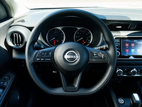 New 2025 Nissan Kicks Play S image 12