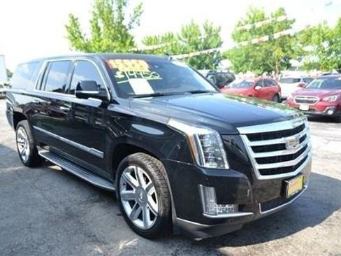 Used 2015 Cadillac Escalade ESV Luxury AWD/4WD image 4