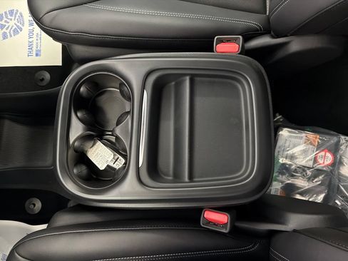 New 2027 Chrysler Pacifica Select FWD image 12