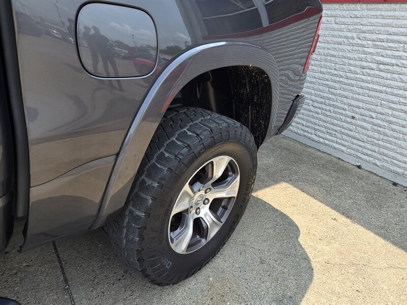 Used 2019 RAM 1500 Laramie w/ Sport Appearance Package AWD/4WD image 39
