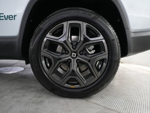 Used 2026 Rivian R1S Adventure AWD/4WD image 8