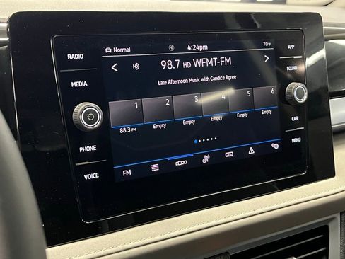 New 2025 Volkswagen Taos SE image 27