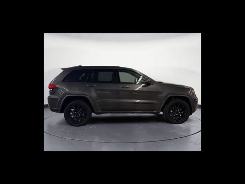 Used 2021 Jeep Grand Cherokee Laredo X AWD/4WD image 7