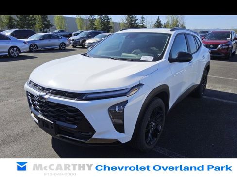 Used 2024 Chevrolet Trax ACTIV w/ Sunroof Package image 4