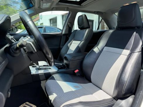Used 2012 Toyota Camry SE FWD image 25