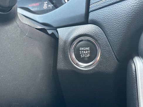 Used 2025 Toyota RAV4 XLE AWD/4WD image 21
