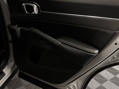 Used 2024 Kia Sorento SX image 30