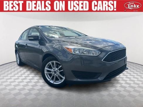 Used 2015 Ford Focus SE FWD image 1