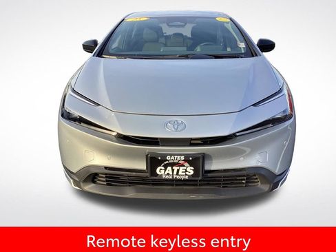 Used 2025 Toyota Prius LE image 2