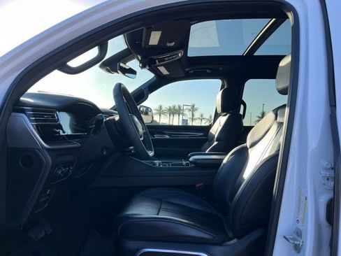 Used 2022 Jeep Wagoneer Series II w/ Premium Group I image 12