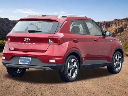 Certified 2024 Hyundai Venue SEL image 3