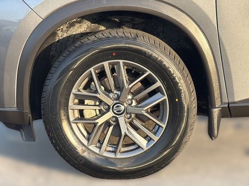 Used 2021 Nissan Rogue S image 12