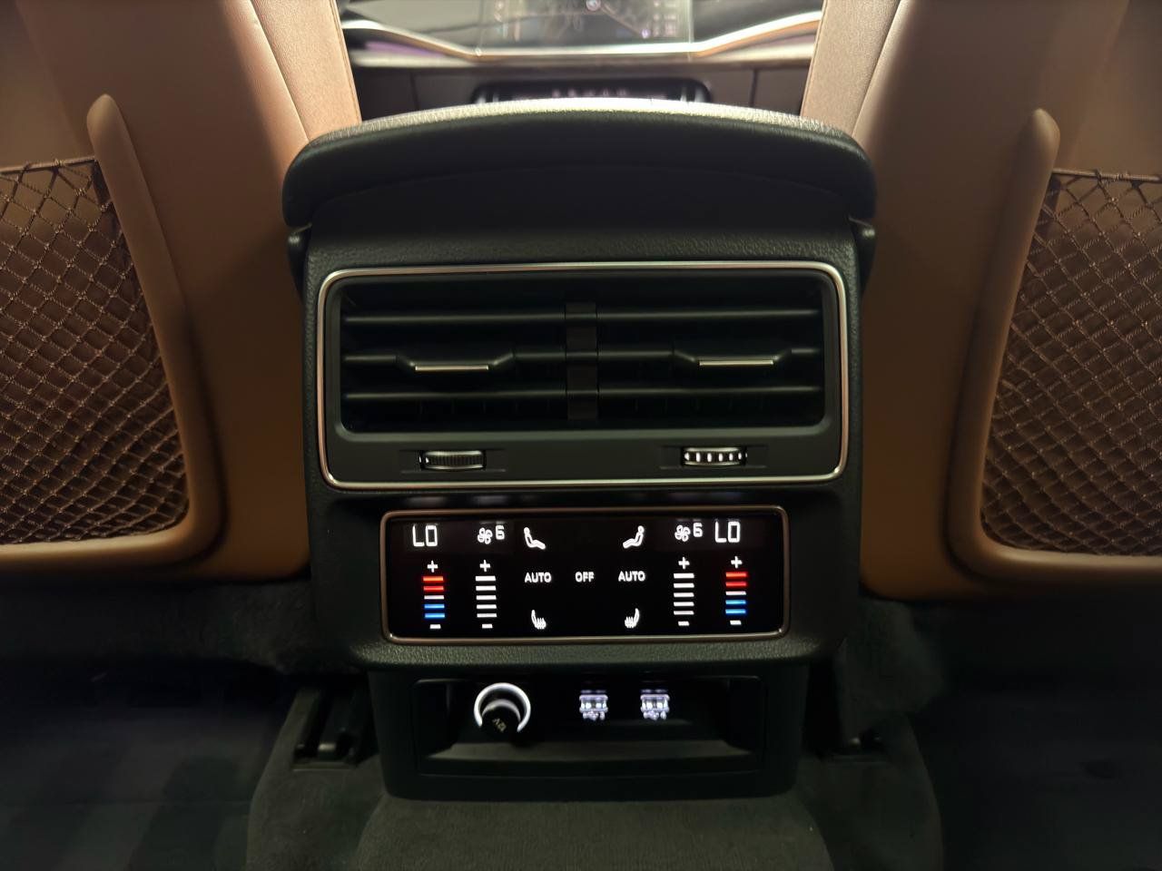 Used 2020 Audi Q8 Premium Plus AWD/4WD image 30