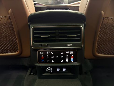 Used 2020 Audi Q8 Premium Plus AWD/4WD image 30