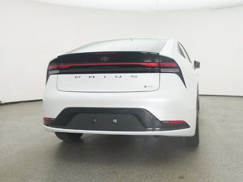 New 2025 Toyota Prius XLE image 17