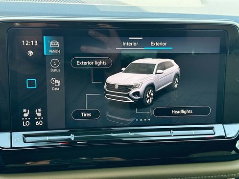 Used 2024 Volkswagen Atlas Cross Sport SE image 17