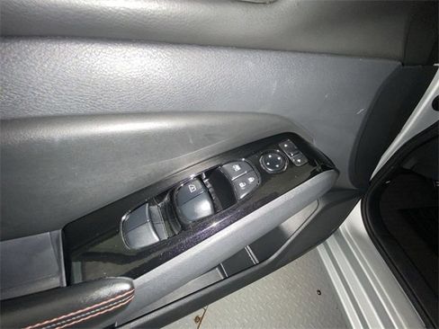 Used 2024 Nissan Altima 2.5 SR image 13