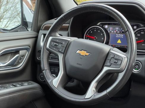 Used 2021 Chevrolet Suburban Premier w/ Premium Package image 14