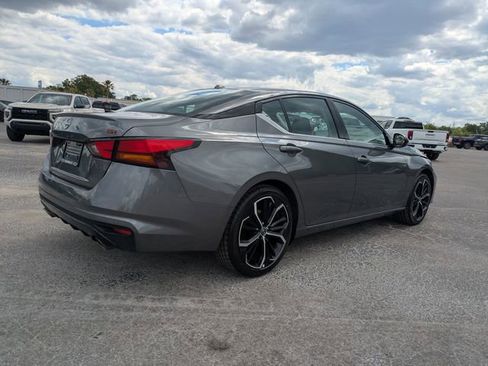 Used 2024 Nissan Altima 2.5 SR FWD image 7