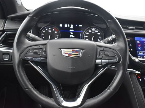 Used 2020 Cadillac XT6 Premium Luxury image 14