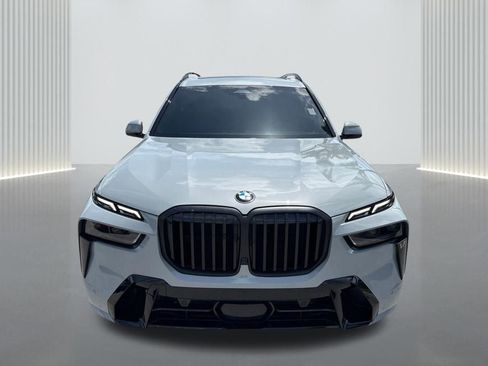 Used 2025 BMW X7 xDrive40i w/ M Sport Package AWD/4WD image 2
