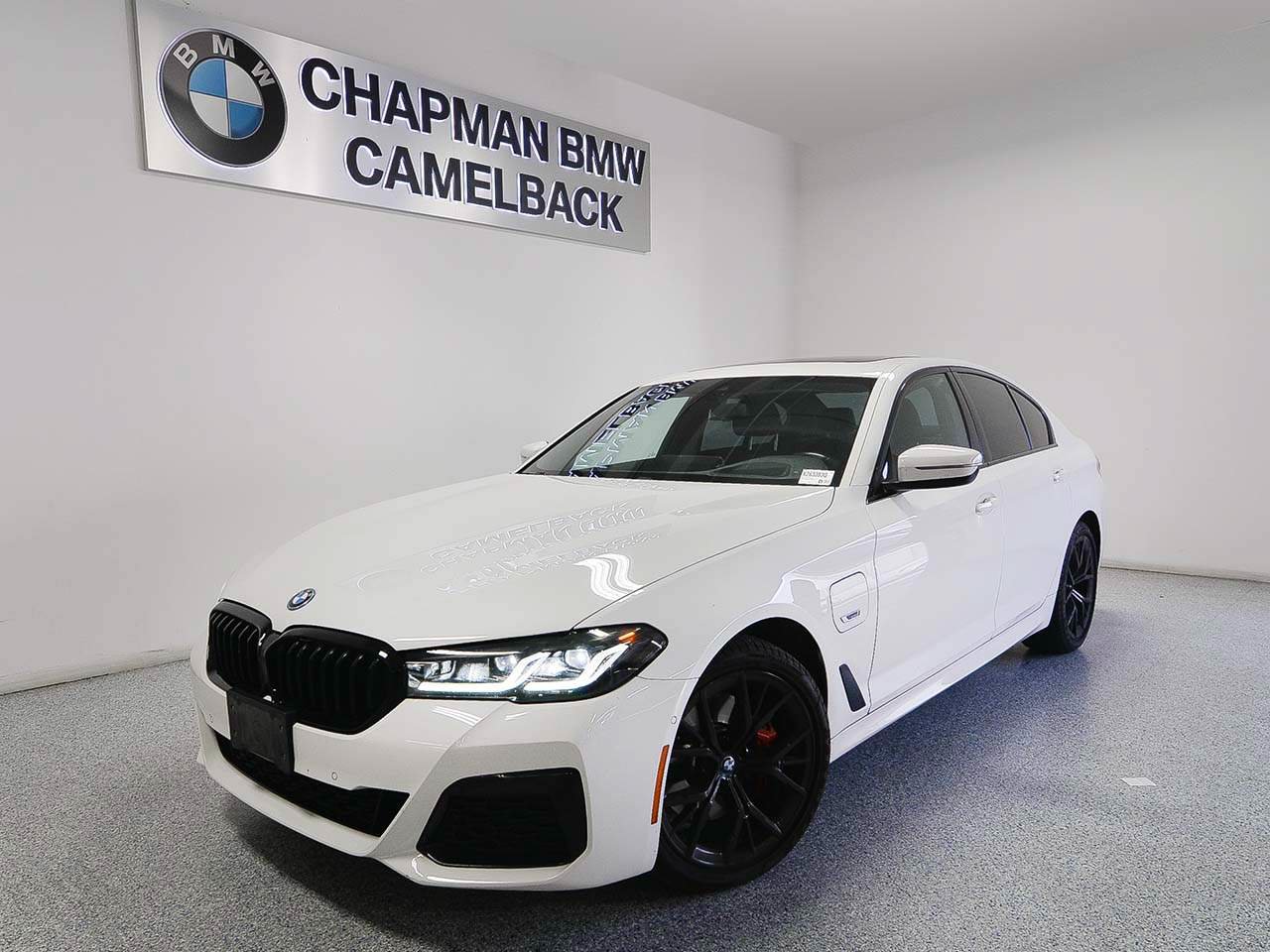 Used 2023 BMW 530e w/ M Sport Package RWD image 1