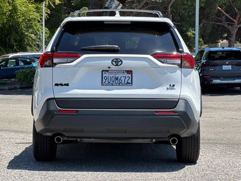 Certified 2025 Toyota RAV4 LE AWD/4WD image 4