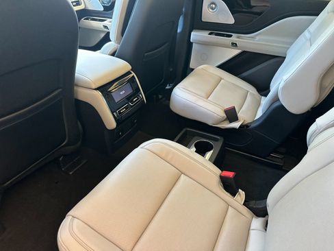 New 2026 Lincoln Aviator Reserve AWD/4WD image 11