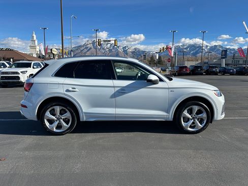 Used 2023 Audi Q5 2.0T Prestige w/ Prestige Package image 7