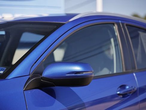 Used 2021 Honda HR-V EX image 3