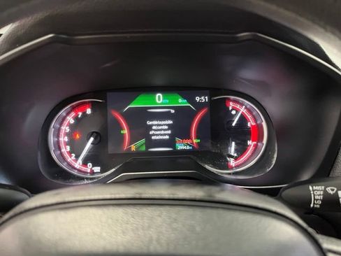 Used 2025 Toyota RAV4 XLE AWD/4WD image 28
