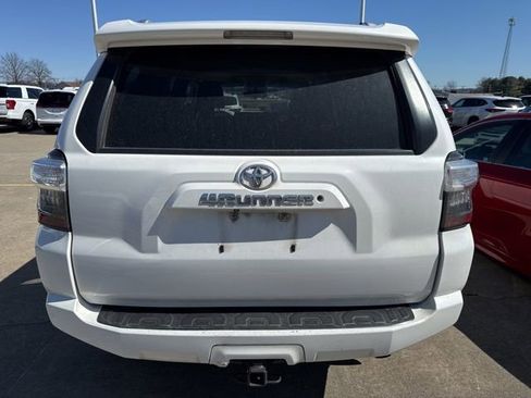 Used 2014 Toyota 4Runner SR5 image 8