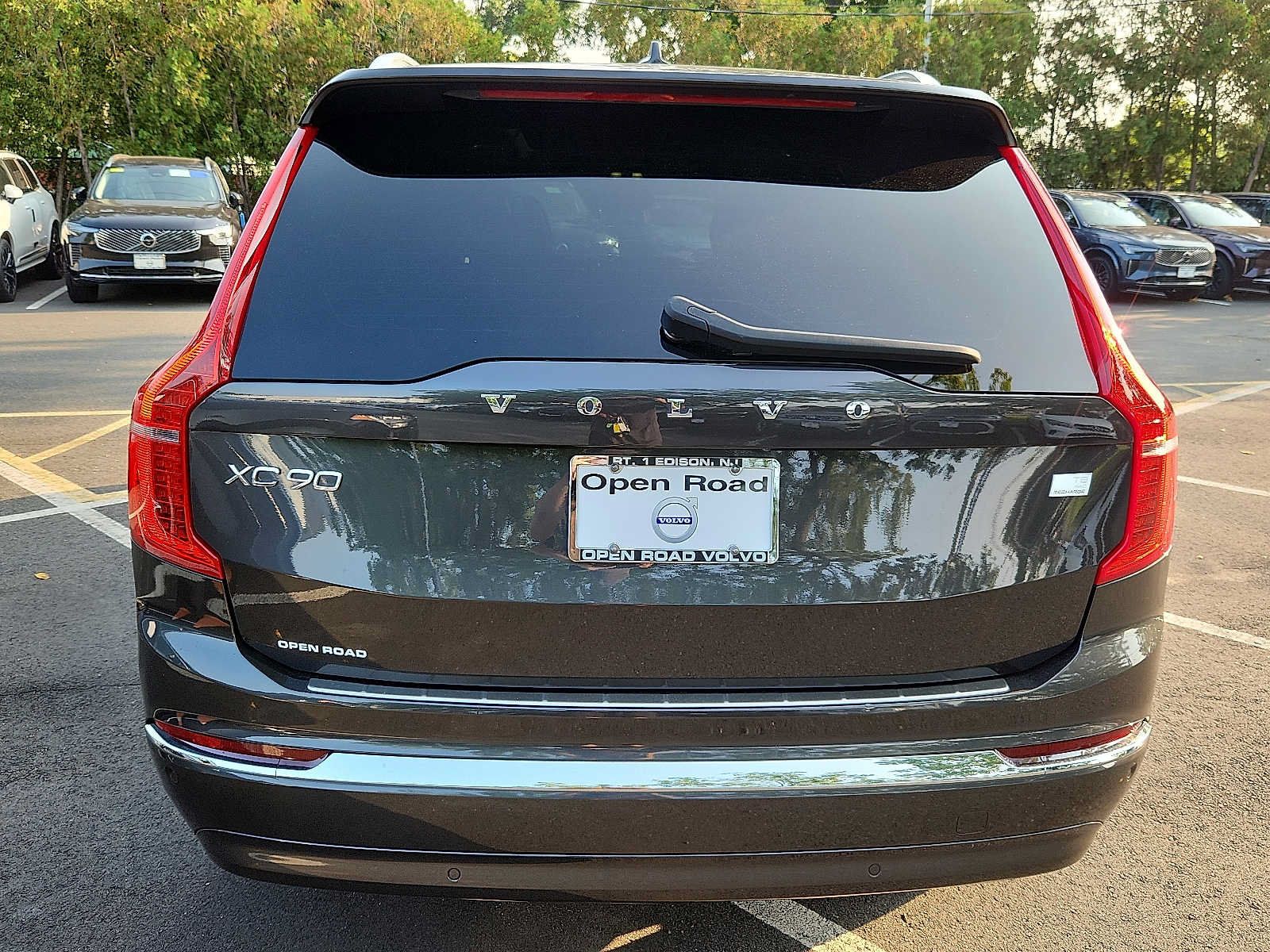 Certified 2024 Volvo XC90 T8 Ultimate w/ Protection Package Premier AWD/4WD image 5