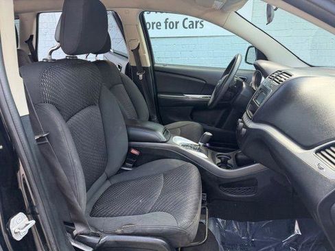 Used 2017 Dodge Journey SE w/ Flexible Seating Group image 11