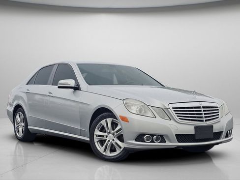 Used 2011 Mercedes-Benz E 350 4MATIC Sedan w/ Premium 1 Pkg image 2