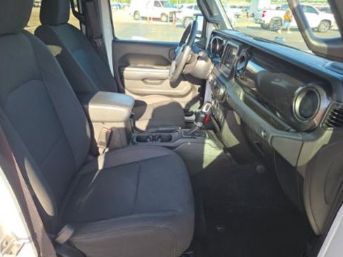 Used 2022 Jeep Gladiator Sport AWD/4WD image 14