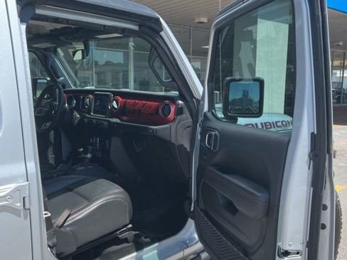 Used 2023 Jeep Gladiator Rubicon w/ LED Lighting Group AWD/4WD image 16