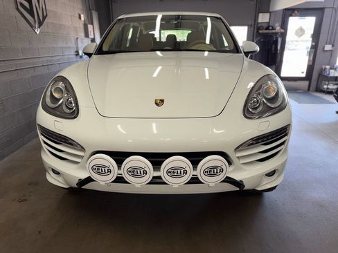 Used 2014 Porsche Cayenne Diesel AWD/4WD image 3
