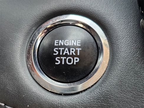 Used 2023 Toyota Highlander L image 27