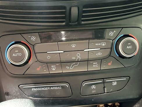 Used 2018 Ford Escape SE FWD image 12
