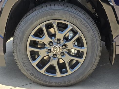 New 2026 Toyota Sequoia Platinum AWD/4WD image 11