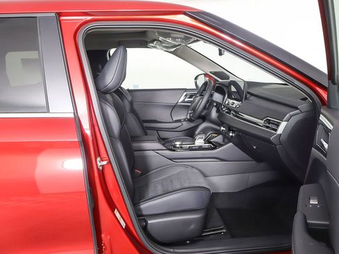 New 2026 Mitsubishi Outlander SE image 33