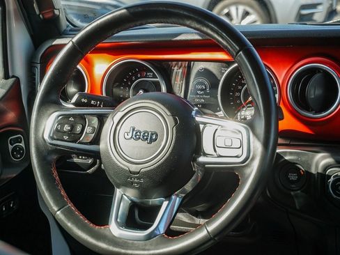 Used 2018 Jeep Wrangler Unlimited Rubicon image 16