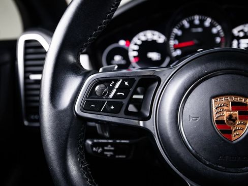 Certified 2023 Porsche Cayenne Platinum Edition AWD/4WD image 17