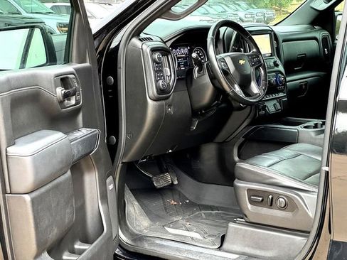 Used 2020 Chevrolet Silverado 1500 High Country w/ Technology Package image 8