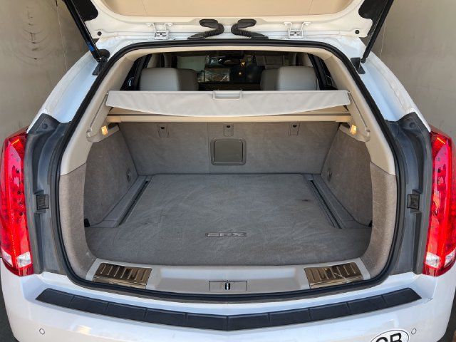 Used 2015 Cadillac SRX Luxury w/ Driver Awareness Package FWD image 17