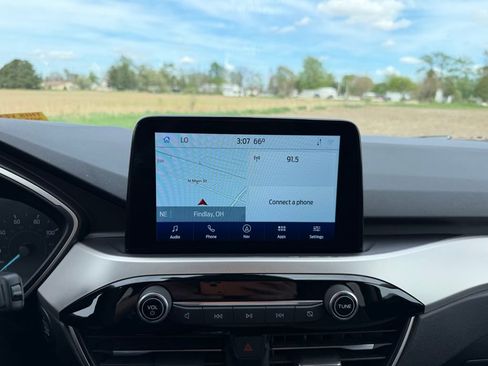 Used 2020 Ford Escape SE image 13