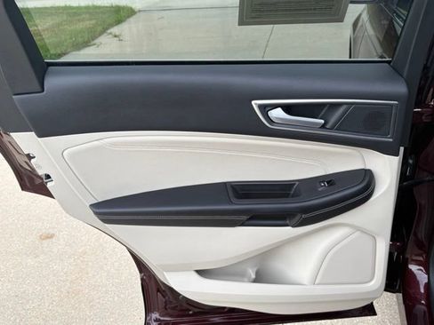Certified 2024 Ford Edge Titanium AWD/4WD image 21
